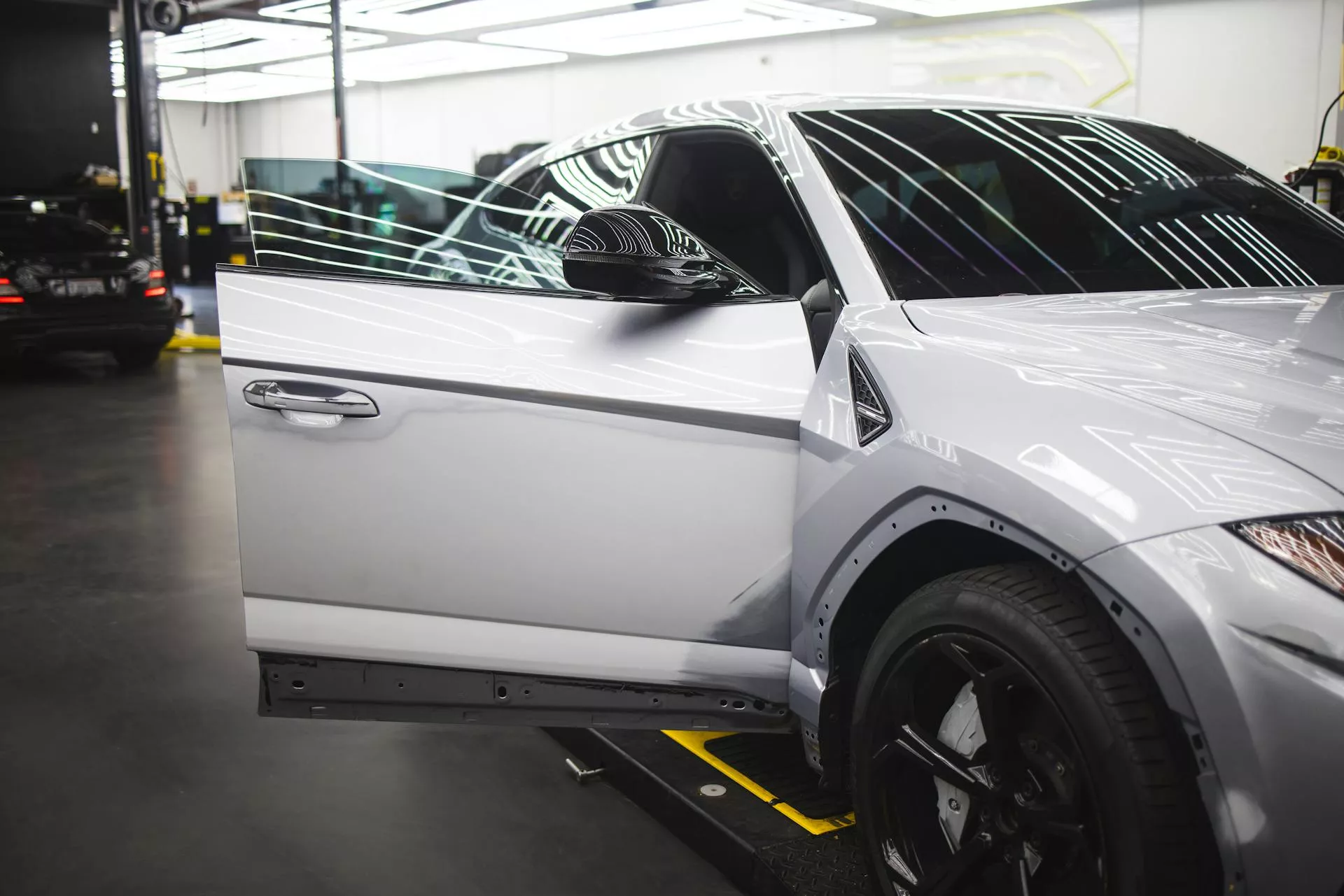 Autotür mit getönter Scheibe